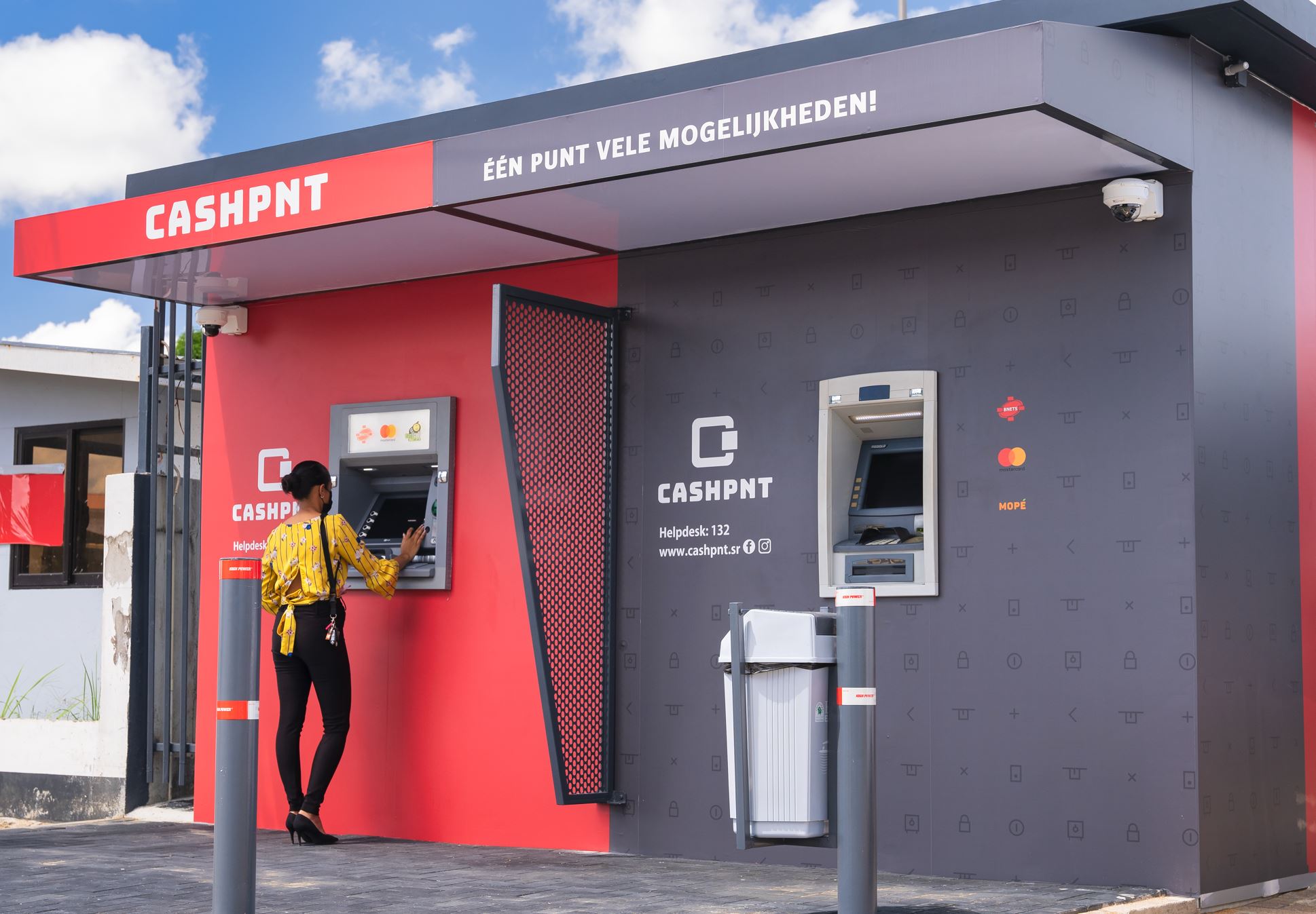 Eerste Cashpnts in Paramaribo